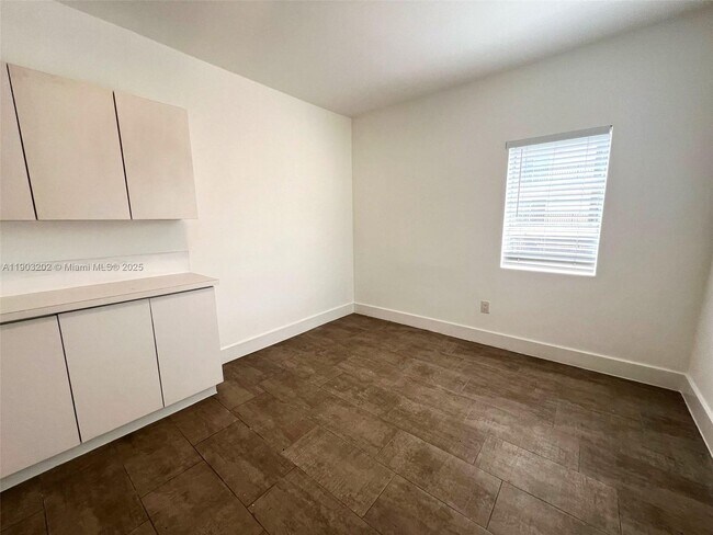 Building Photo - 3703 SW 1st St