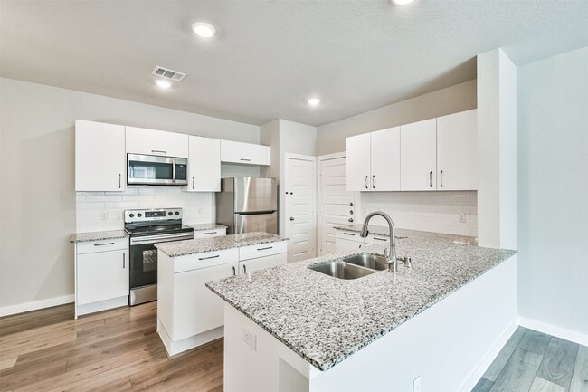 Building Photo - 25121 Pacific Wren Dr