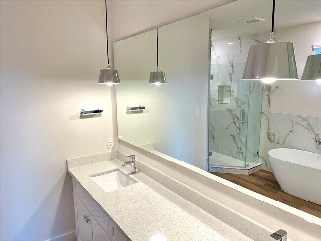 Building Photo - 5624 Bertellis Ln