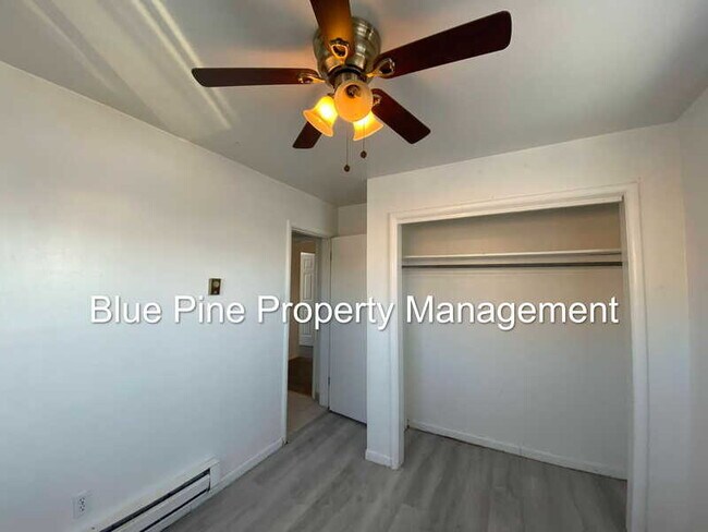 Building Photo - 3372 E Iona Rd