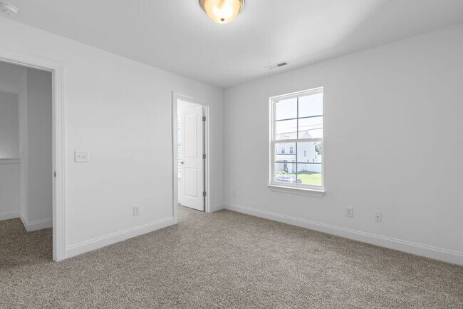 Building Photo - 429 Guethlein Dr