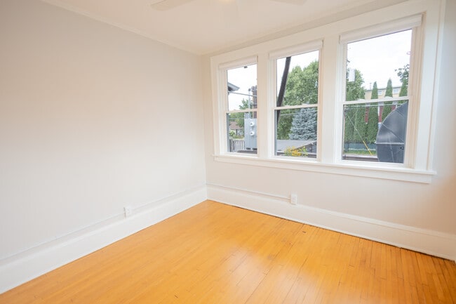 Building Photo - 1337 Randolph Ave