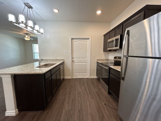 Building Photo - 5110 Rose Gdn Lp