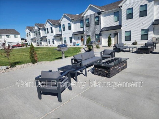 Building Photo - 2987 Sunburst Dr