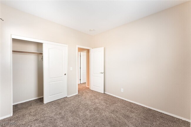 Building Photo - 10625 Mt Jefferson Ave