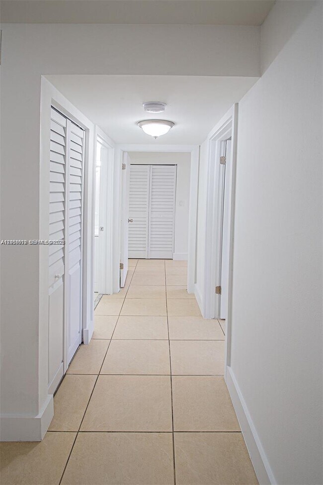 Building Photo - 15550 SW 80th St