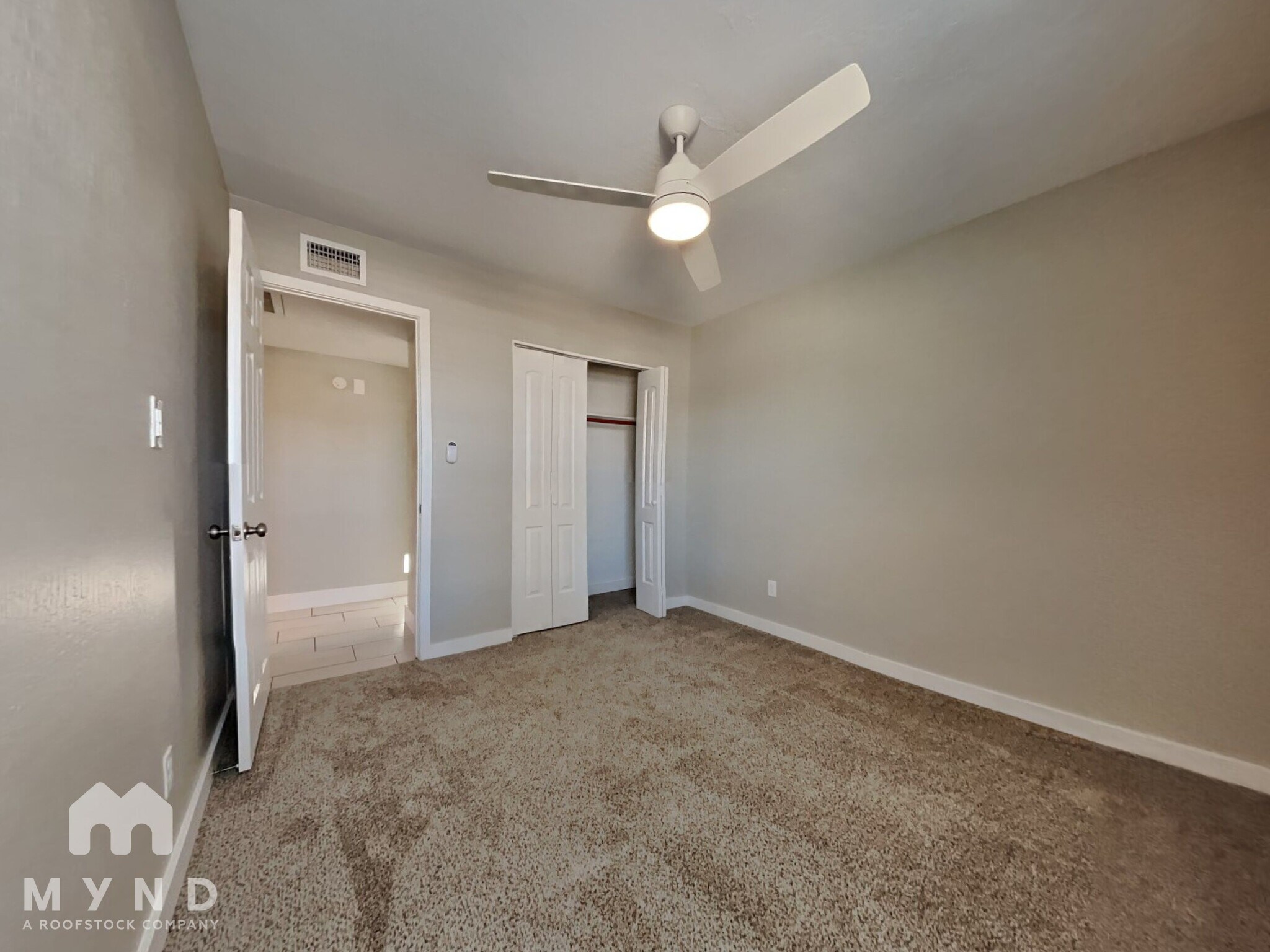 Building Photo - 227 W Kerry Ln