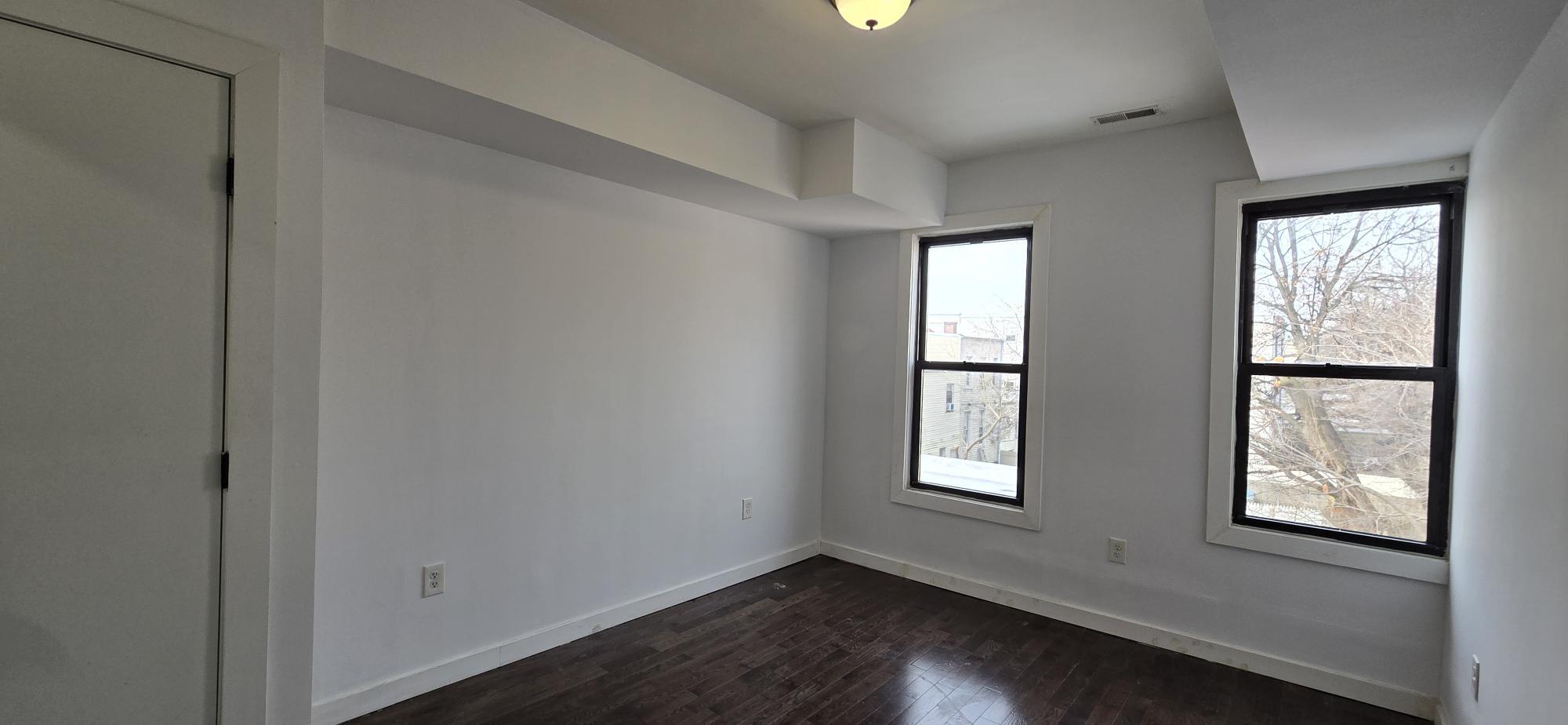 Unit 3 - 487 Ocean Ave