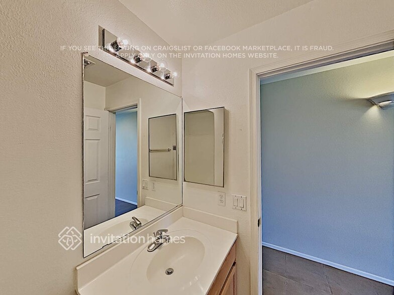 Building Photo - 3544 N Tirol Cir