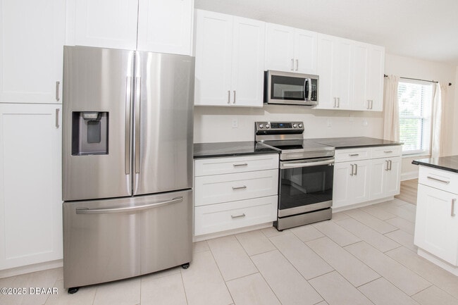 Building Photo - 801 Angelina Ct