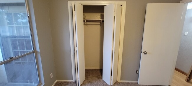 With Accordion style closet - 14515 Wunderlich Dr