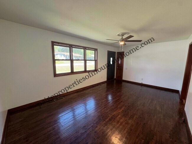 Building Photo - 702 Thorn St
