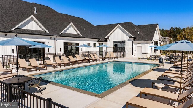 Building Photo - 3000 Larkwood Cir