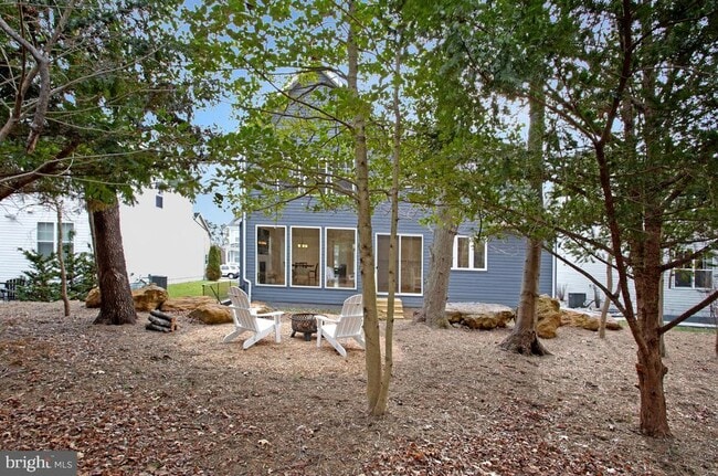 Building Photo - 408 Kosmill Dr