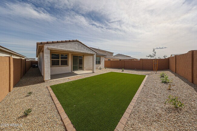Building Photo - 25208 N 172nd Dr