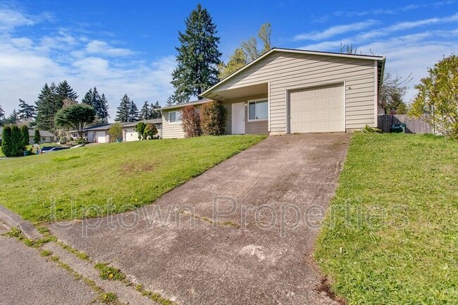 Building Photo - 8045 SW Thorn St