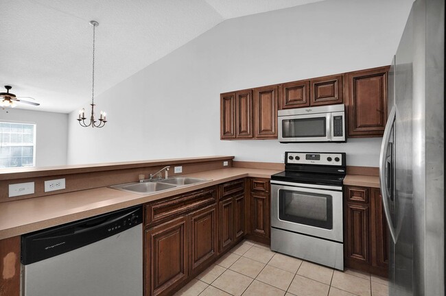 Building Photo - Charming 3 BR Home in Jacksonville, FL