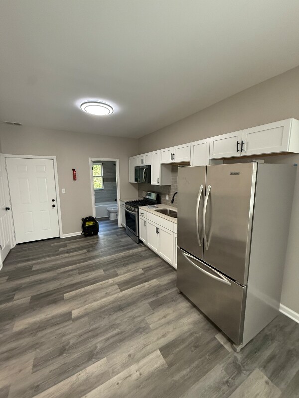 Building Photo - 918 W 151st St