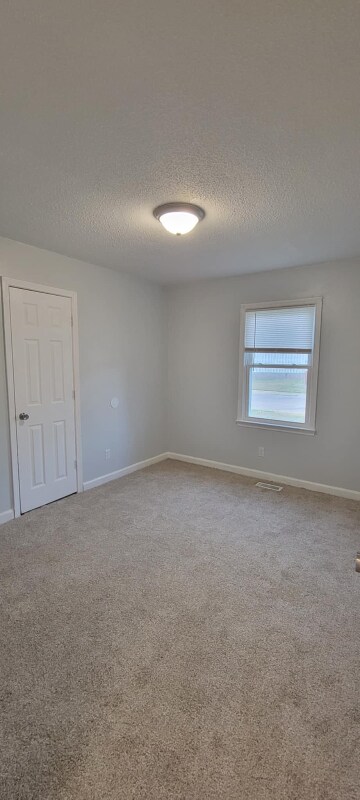 Building Photo - 321 Nelson St