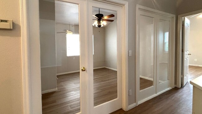 Building Photo - Single Story Summerlin Home with 3 Bedrooms! No Carpets. New Laminate Flooring. Cute backyard.