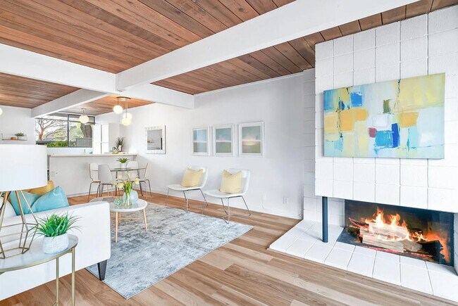 Building Photo - 115 Greenmeadow Way