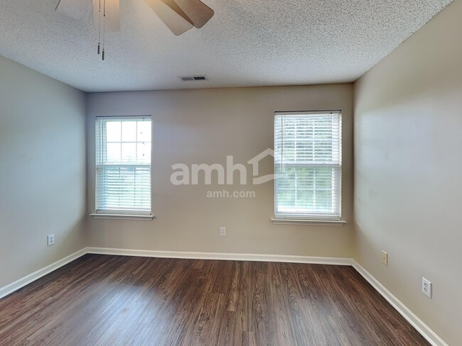 Building Photo - 1006 Fort Clapsop Ct