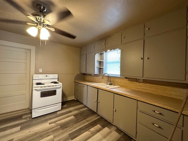 Building Photo - 26572 FM 2481