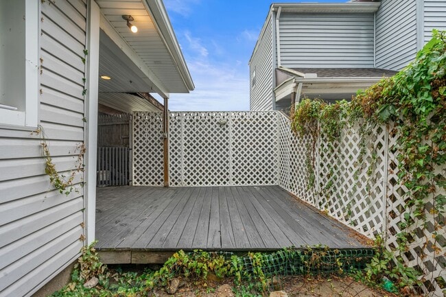 Building Photo - 322 Gildenfenny St