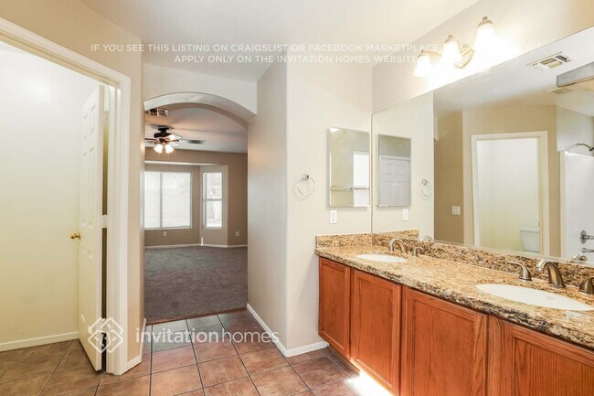 Building Photo - 9638 N 94th Ave