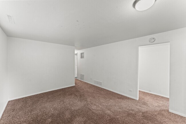 Building Photo - 4503 Bella Dr