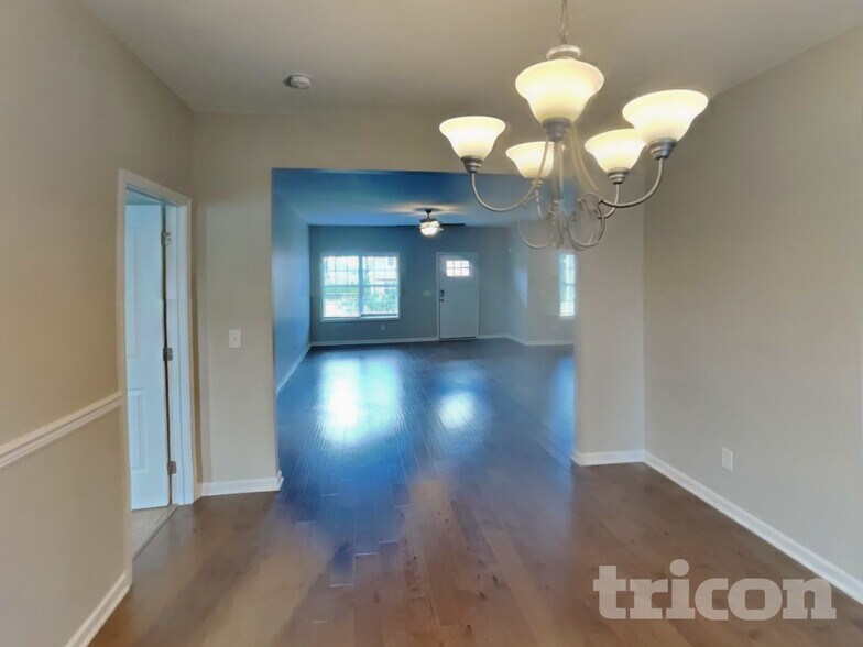 Building Photo - 938 Beverly Ct