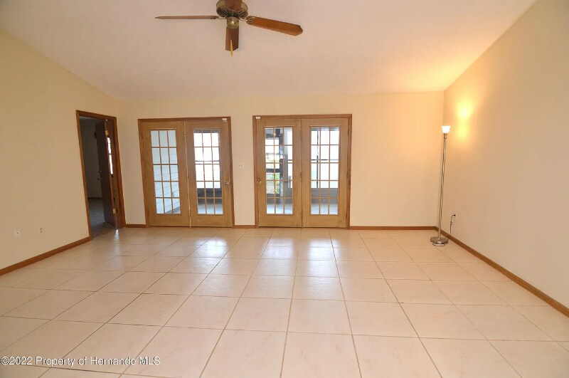 Building Photo - 909 Candlebrook Ln
