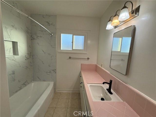 Building Photo - 665 S Lake Ave