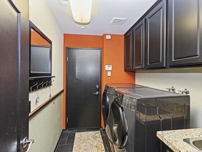 Building Photo - 28989 Frankfort Ln