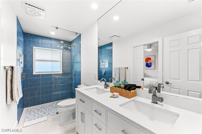 Building Photo - 690 100th Ave N