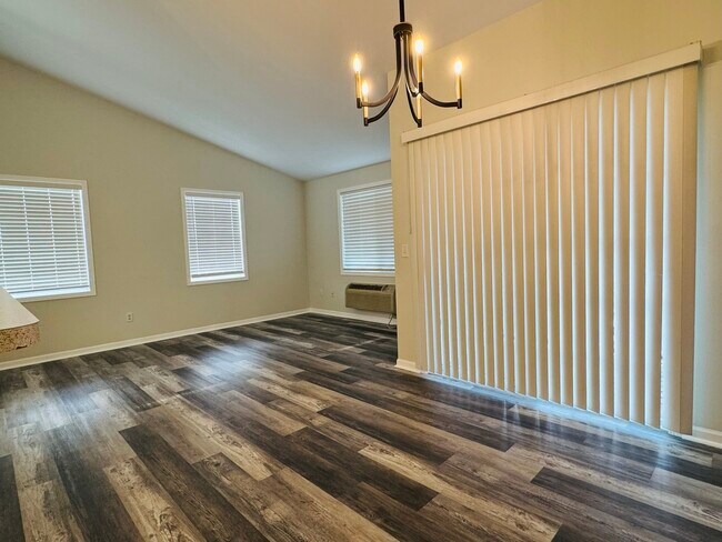 Building Photo - 128 Bertram Dr