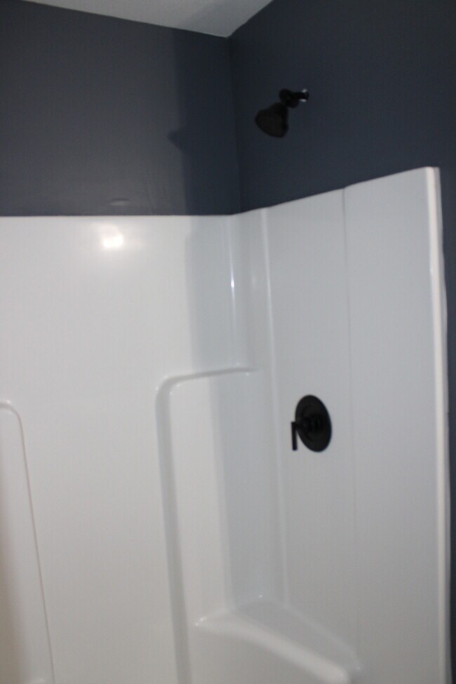 Building Photo - 3bed 1 bath in Independence - Newer Build
