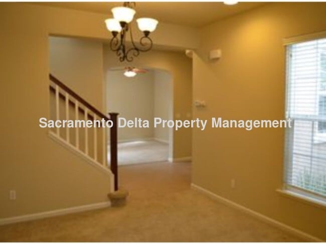 Building Photo - Avail Now- 2 bedroom home in gated community