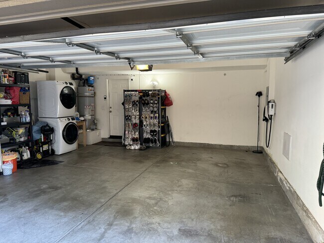 Building Photo - 1278 Flint Dr