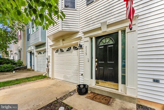 Building Photo - 7115 Oberlin Cir