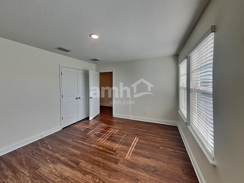 Building Photo - 1079 Summer Stone Lp