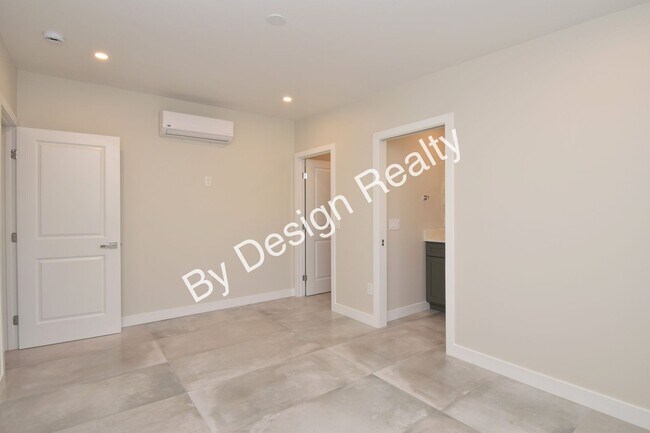 Building Photo - 3 Bed 3 Bath - Built in 2024 - 1/2 Mile to...