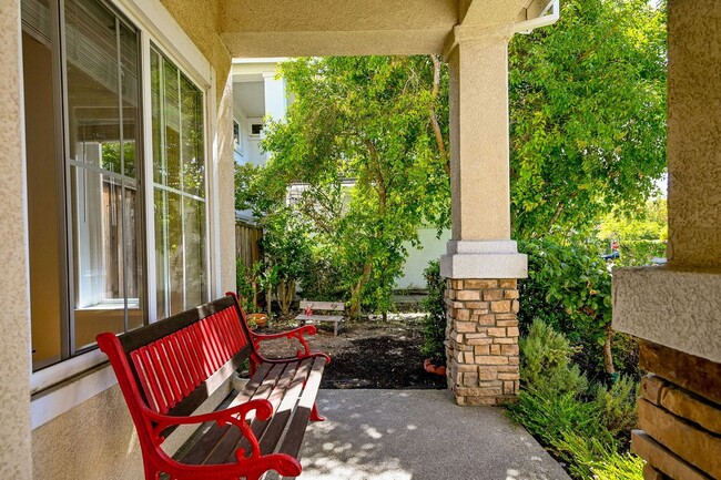 Building Photo - 166 Blackstone Dr