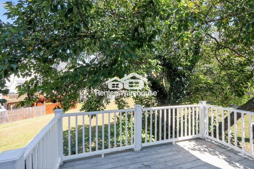 Building Photo - 16329 Taconic Cir