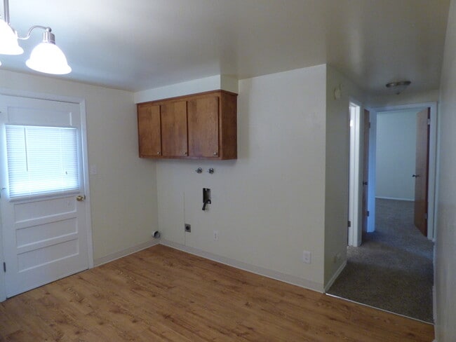 Building Photo - 2 Bed/1 Bath Duplex in Longmont