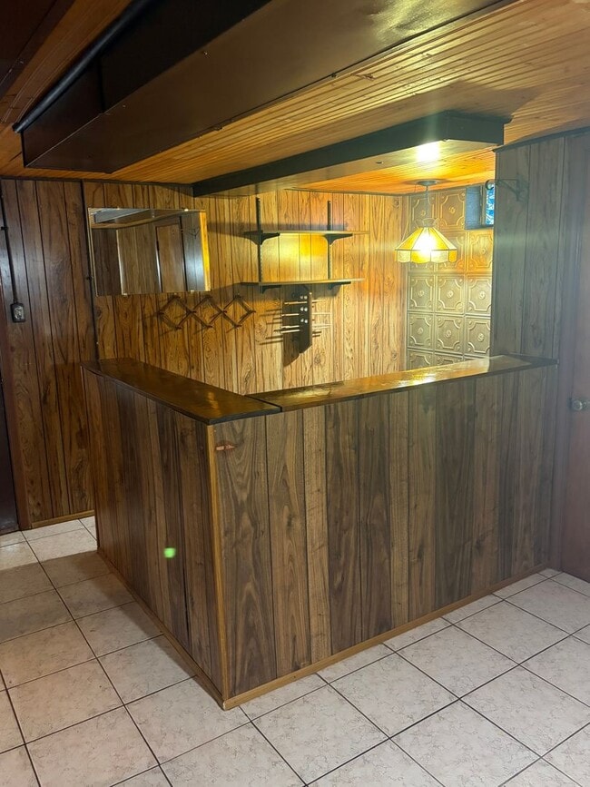 Building Photo - Charming Reading 3/4 BR Home For Rent with lots of Character