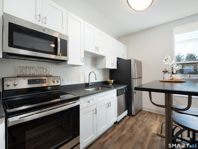 Building Photo - 170 Ridge Rd