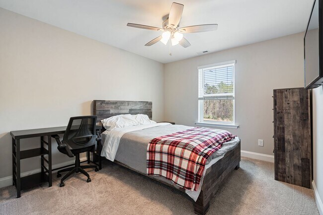 Building Photo - PARK FLEX STAYS - FULLY FURNISHED! Sunlit, Briar Chapel Retreat with Designer Finishes & Resort-S...