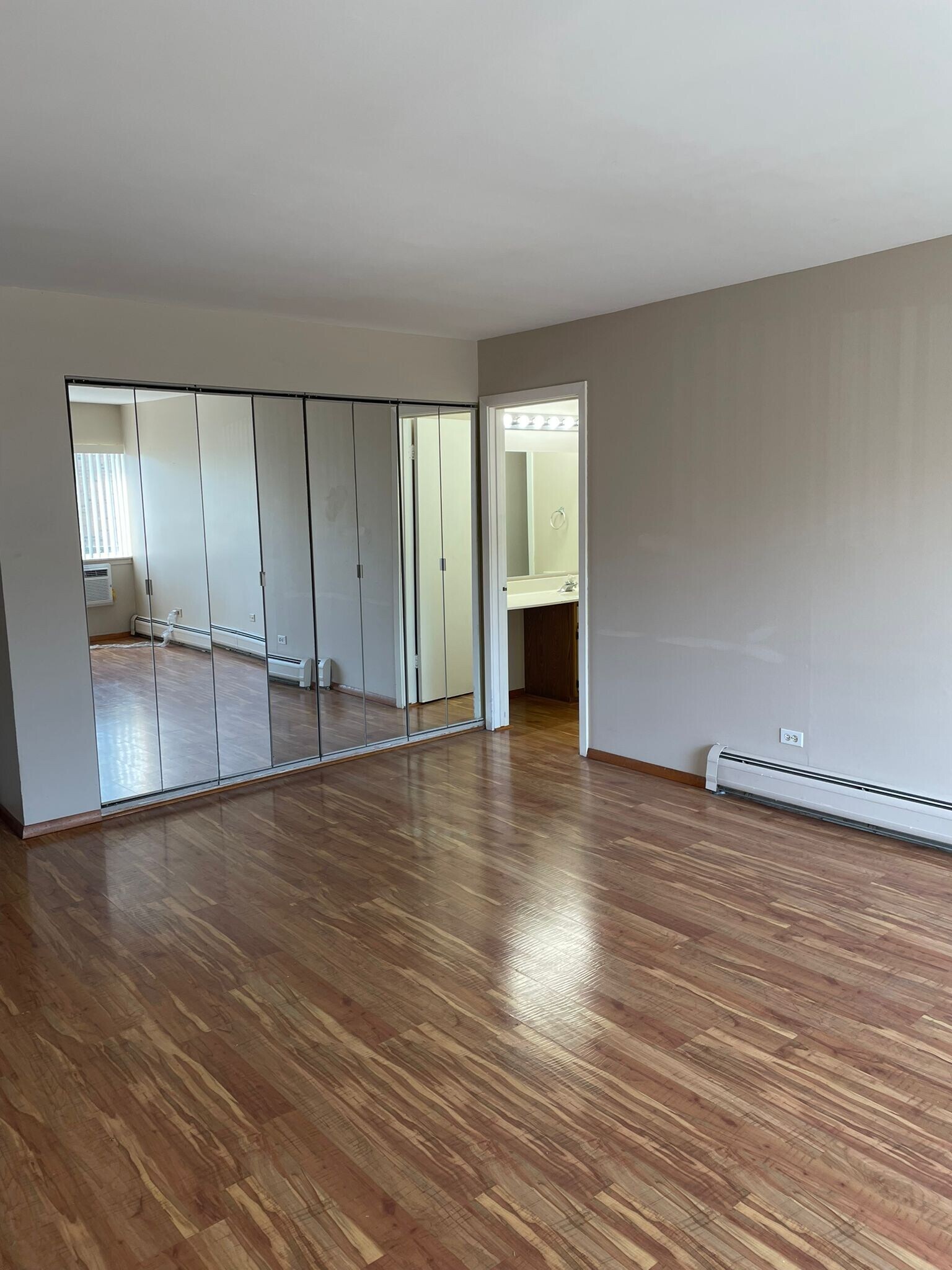 Building Photo - 1810 Hemlock Pl