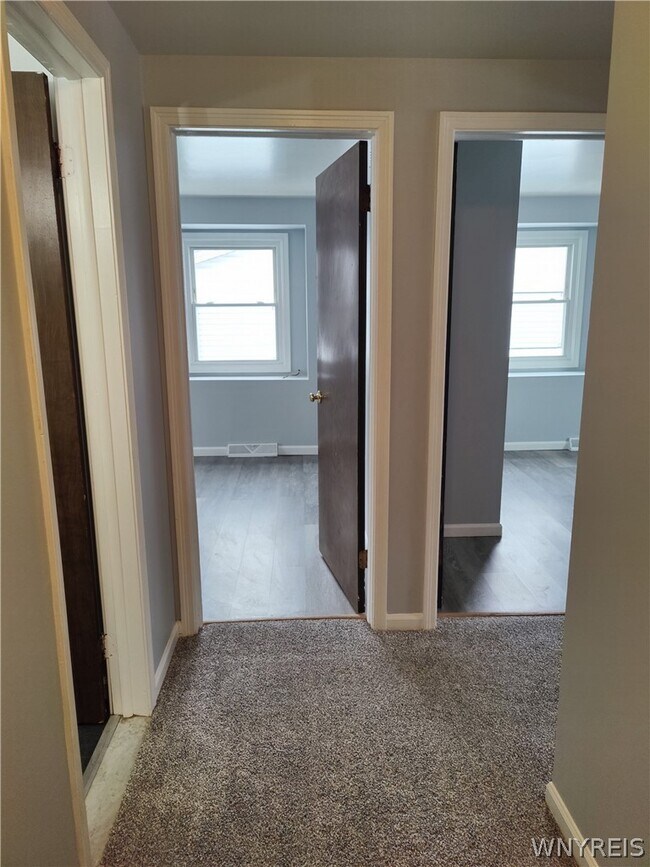 Building Photo - 32 Cascade Dr